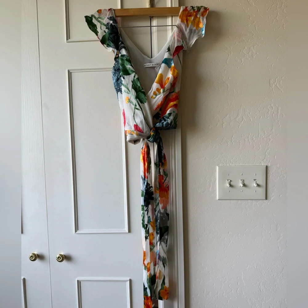 Alice + Olivia Nicole Floral Print Cold Shoulder Wrap Top Size 2 - Picture 5 of 9